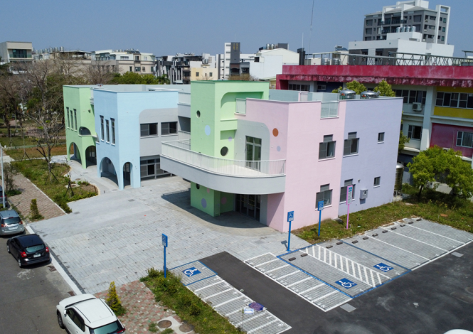育兒首選！臺南安南托育中心獲三大建築獎，親子共融設計全國矚目