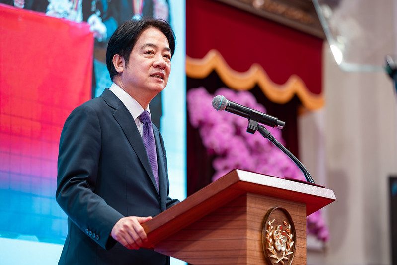 民調雪崩、施政滿意度跌破三成，總統信任度僅36%，政治觀察家批評賴清德無動於衷恐釀政權危機