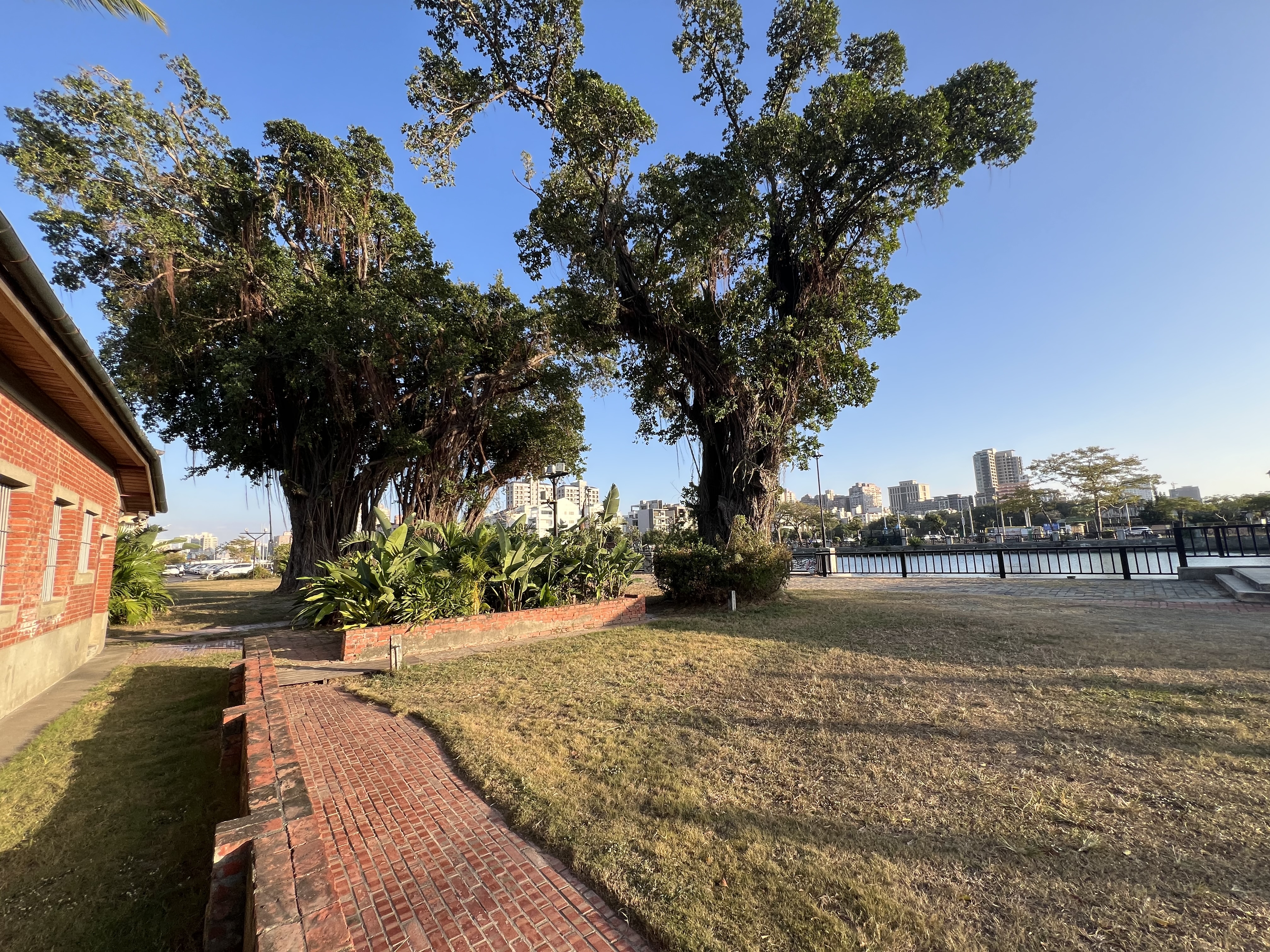 桃園車牌烤漆桃園大牌烤漆代工桃園車牌噴漆桃園大牌噴漆桃園車牌烤漆