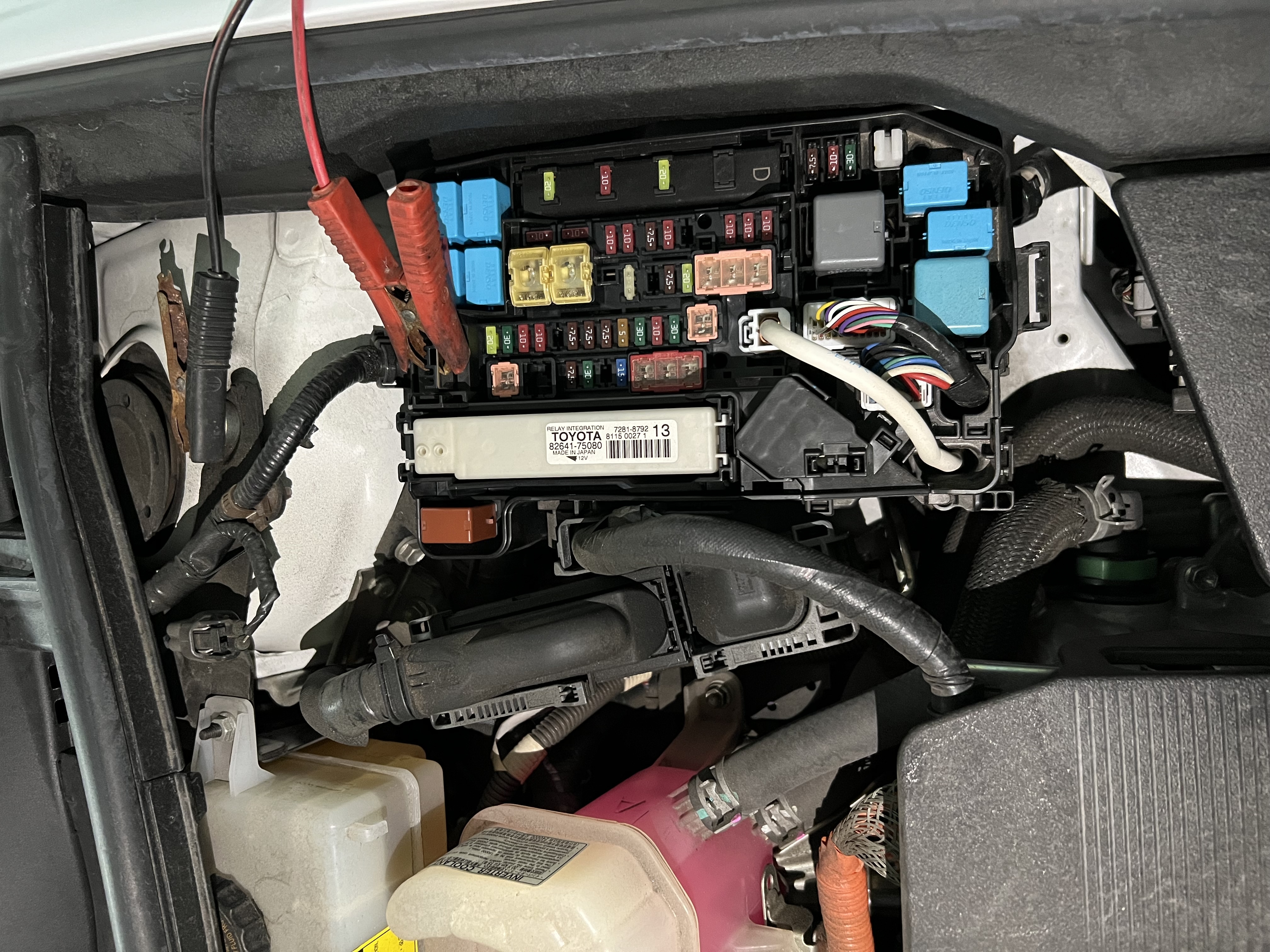 CT200H油電車電池如何充電！