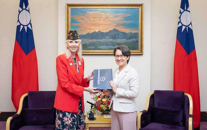 蕭美琴副總統強調國防與和平共識　接見美國海外作戰退伍軍人協會總會長魏眸娥守護臺灣民主自由