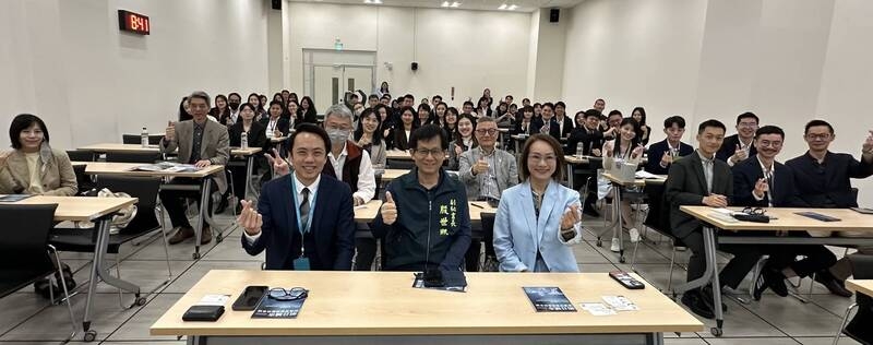 外交部率未來外交菁英赴臺南沙崙智慧綠能科學城進行參訪　深化臺灣科技外交實力並累積國際競爭力