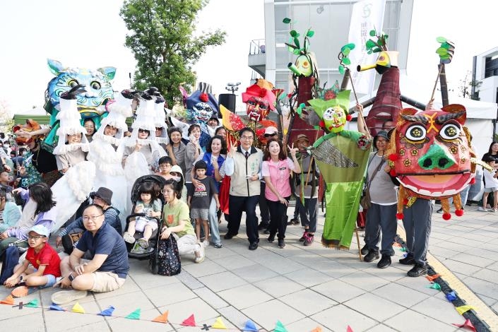 大仙神偶踩街庄頭沸騰　2026台江文化季慶開幕吸睛　黃偉哲市長推廣「內海派對‧庄頭看戲」