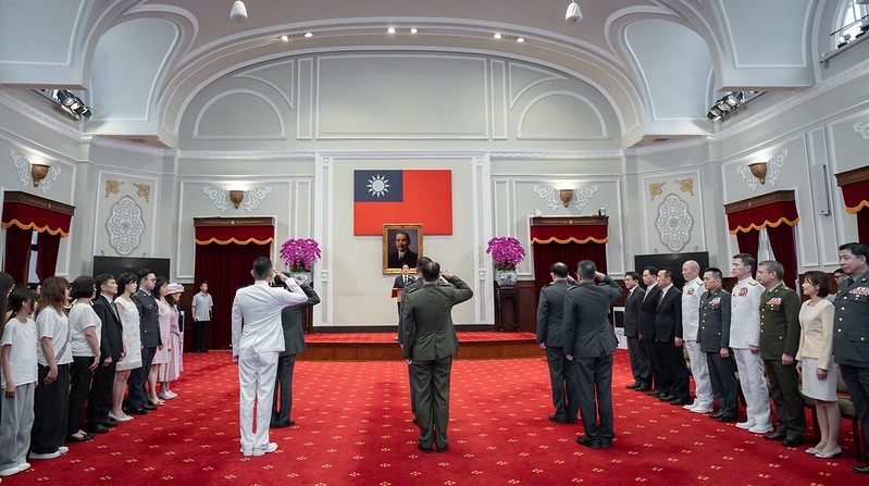 賴清德總統主持將官晉任授階典禮　強調AI實戰訓練與國防改革　建構可恃國防戰力守護臺灣