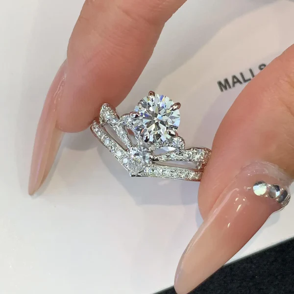 The Elegant Evolution of Pear Shaped Diamond Rings in Contemporary Jewelry