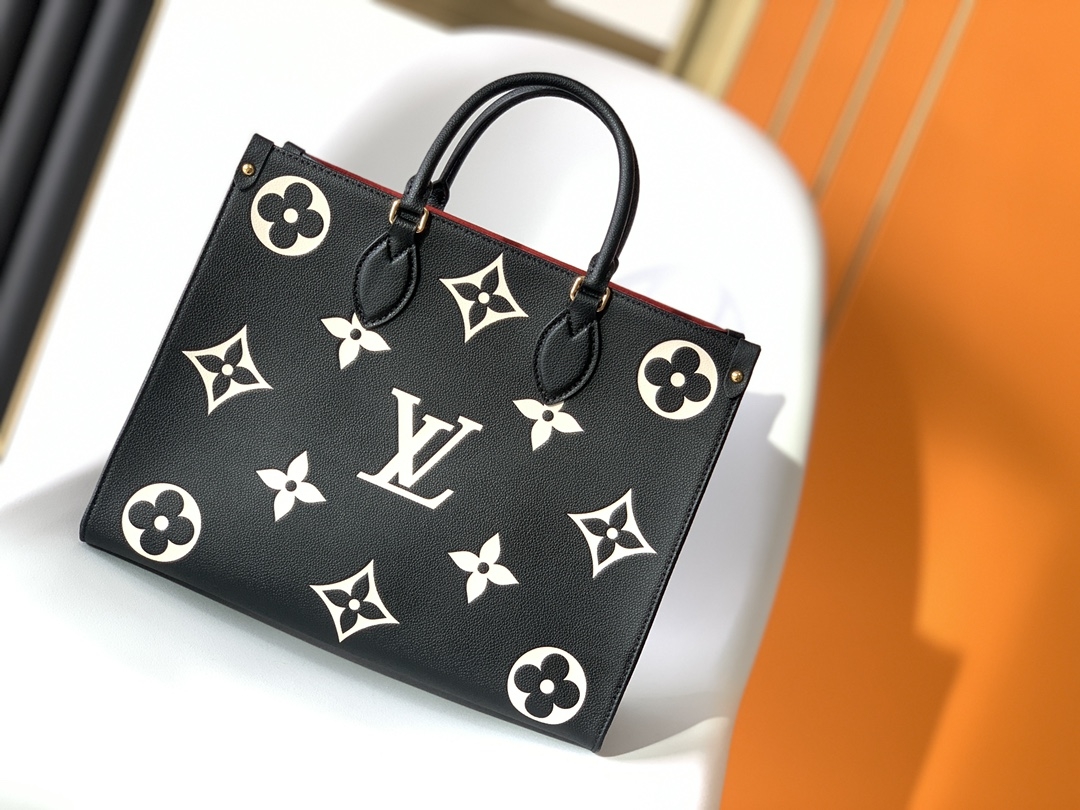 The Comprehensive Guide to Understanding the Prada Bag Copy Market