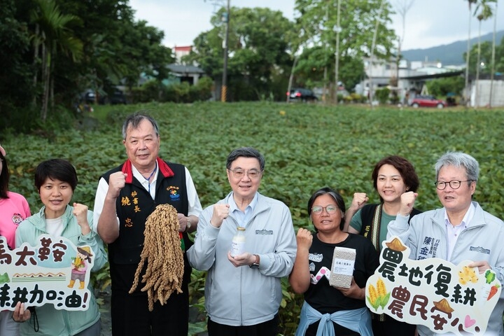 行政院長卓榮泰視察花蓮光復鄉農場復育情形　提供農民最大資助協助地方經濟重振