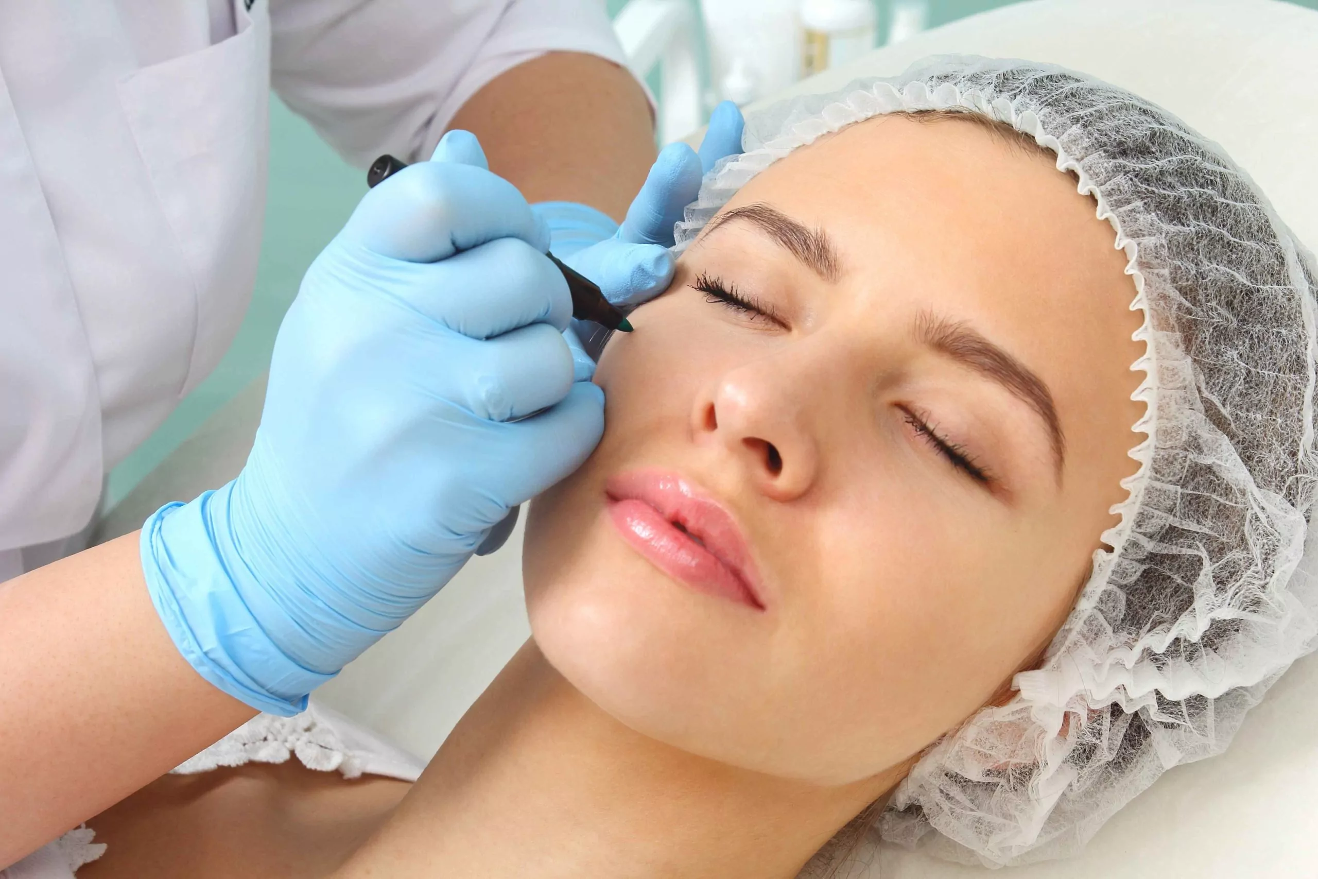 The Psychology of Eye Contact and Facial Rejuvenation