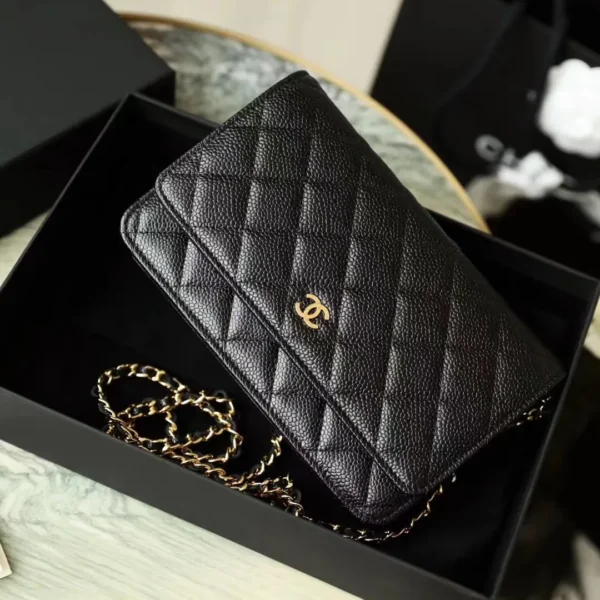 The Allure of Craftsmanship: Exploring Premium Designer-Inspired Accessories for the Modern Connoisseur