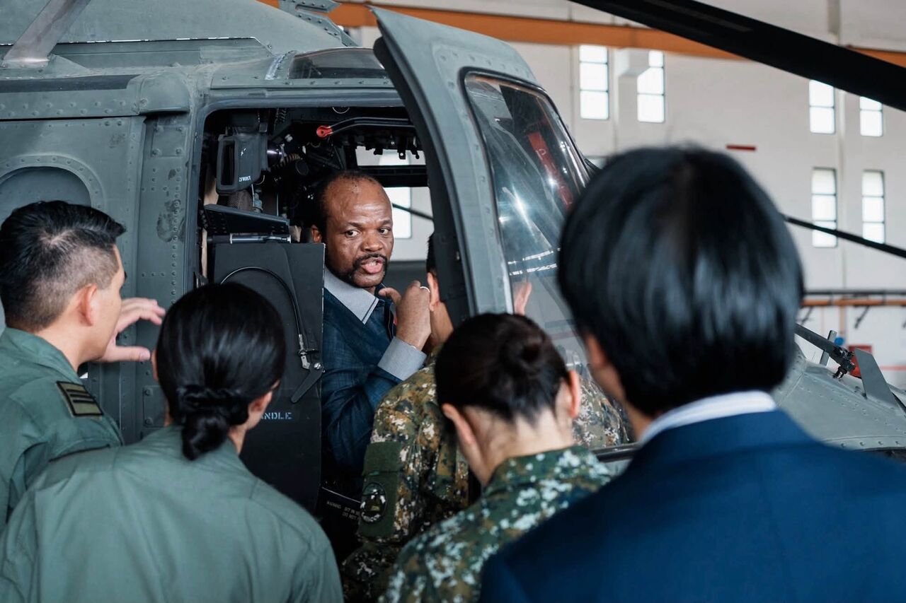 賴清德視導飛訓部 少校卻在旁邊寢室「性侵女兵」！陸軍重懲撤職 | ETtoday社會新聞 | ETtoday新聞雲